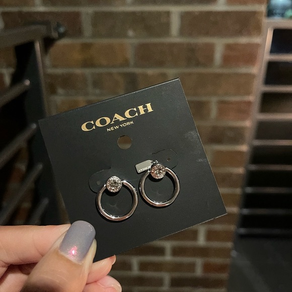 OPEN CIRCLE HALO STUD EARRINGS (COACH F67073) - Picture 3 of 4